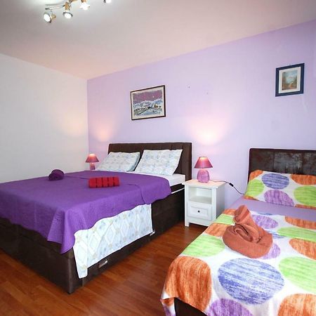 Apartment Mladan By El-Pi Tours Njivice Eksteriør billede