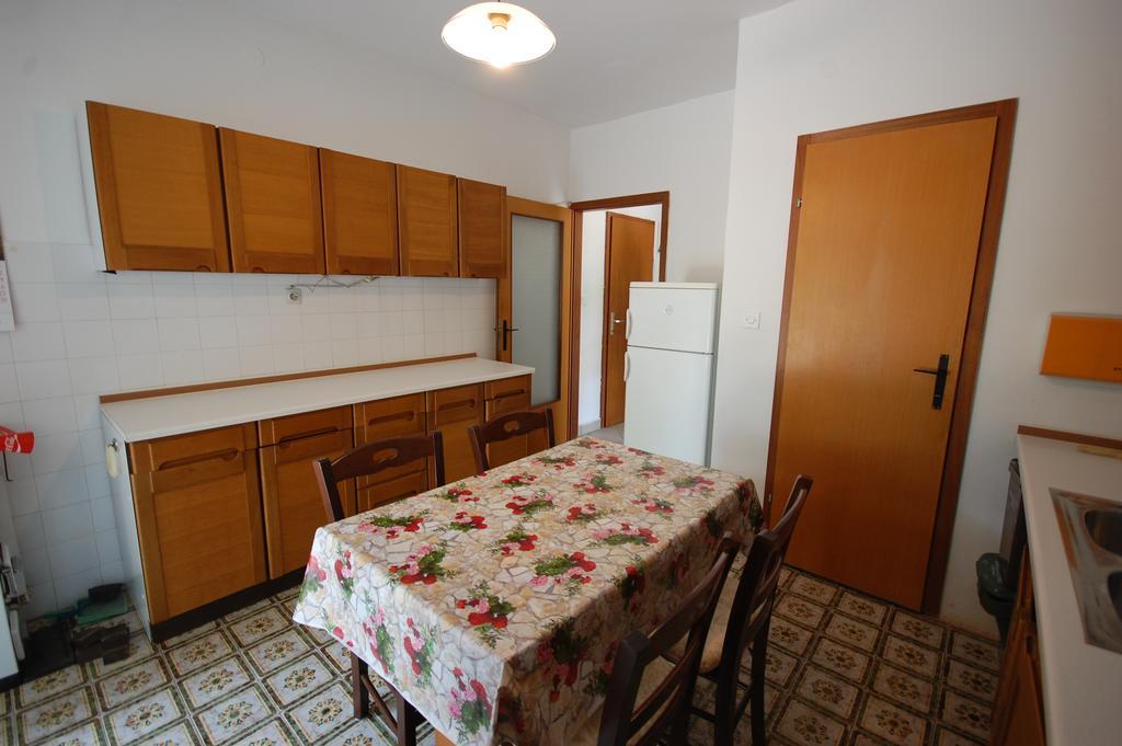 Apartment Mladan By El-Pi Tours Njivice Eksteriør billede